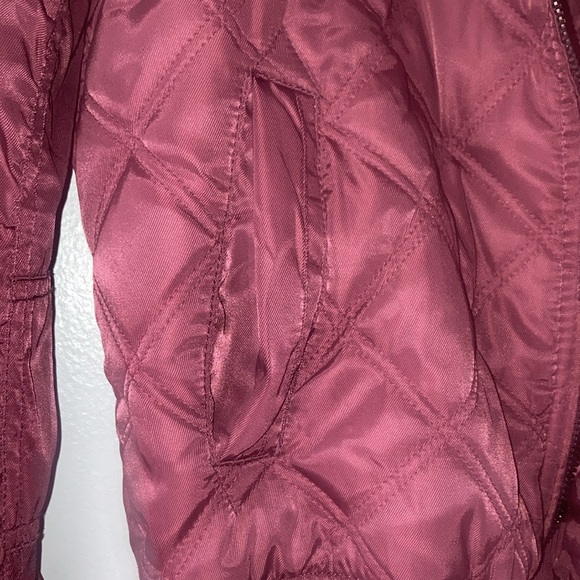 The Story Satin Twill Maroon Quilted Puff Zip Front Bomber Jacket Size Medium - Picture 6 of 8